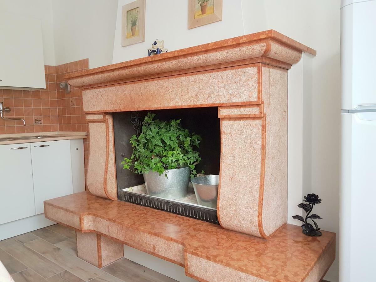 A Casa Di Clementina Lägenhet Raffa Exteriör bild