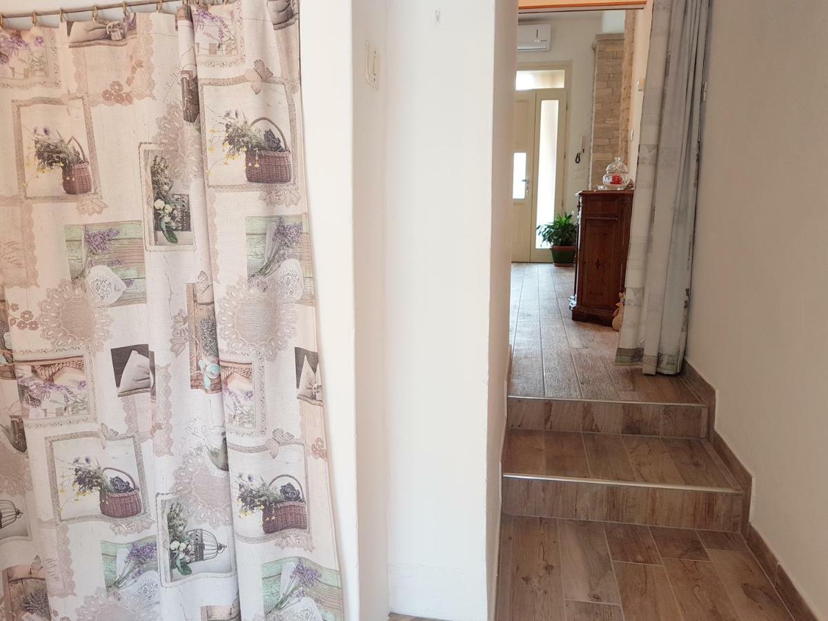 A Casa Di Clementina Lägenhet Raffa Exteriör bild