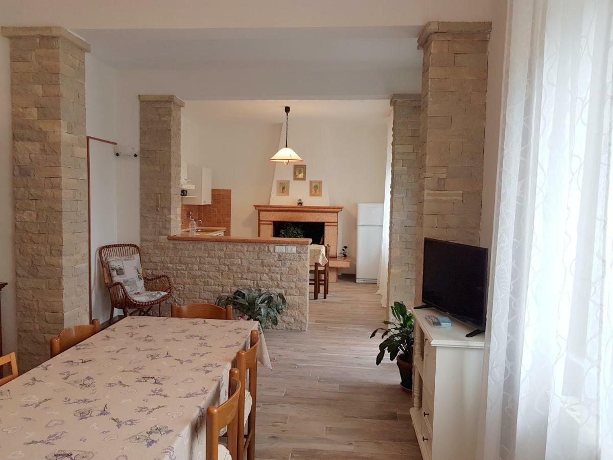 A Casa Di Clementina Lägenhet Raffa Exteriör bild