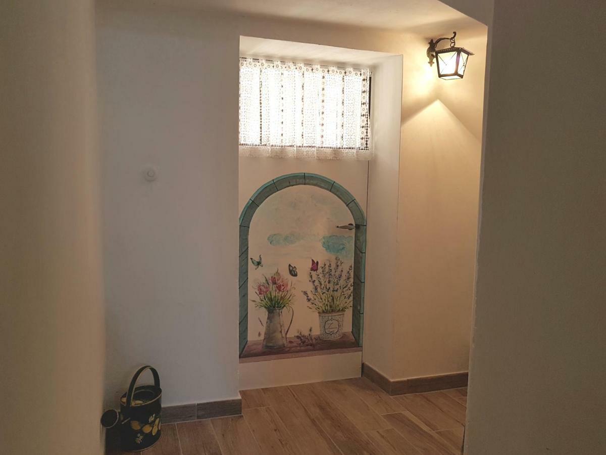 A Casa Di Clementina Lägenhet Raffa Exteriör bild